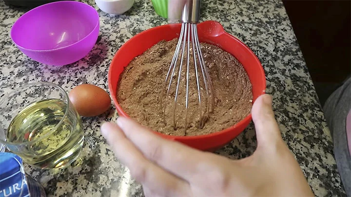 Receta como hacer muffins de chocolate paso 2